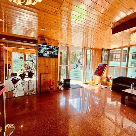 Vista Resort, Manali - ! Near Mall Road !! Hot & Cold Ac Rooms !! Best Selling !! Big Parking !! Luxury Collection !! Open Terrace !! Lift !! Playing Zone !! Property Of The Year ! المظهر الخارجي الصورة