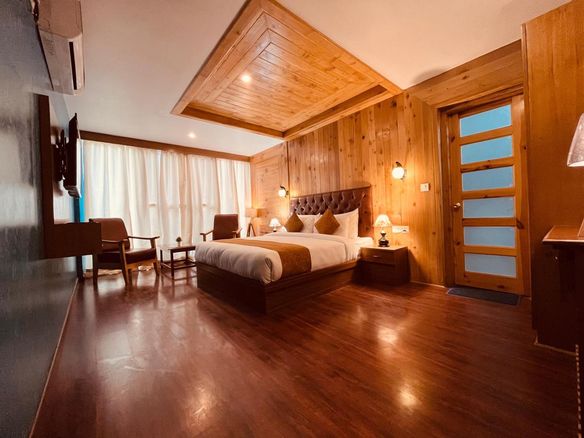 Vista Resort, Manali - ! Near Mall Road !! Hot & Cold Ac Rooms !! Best Selling !! Big Parking !! Luxury Collection !! Open Terrace !! Lift !! Playing Zone !! Property Of The Year ! المظهر الخارجي الصورة