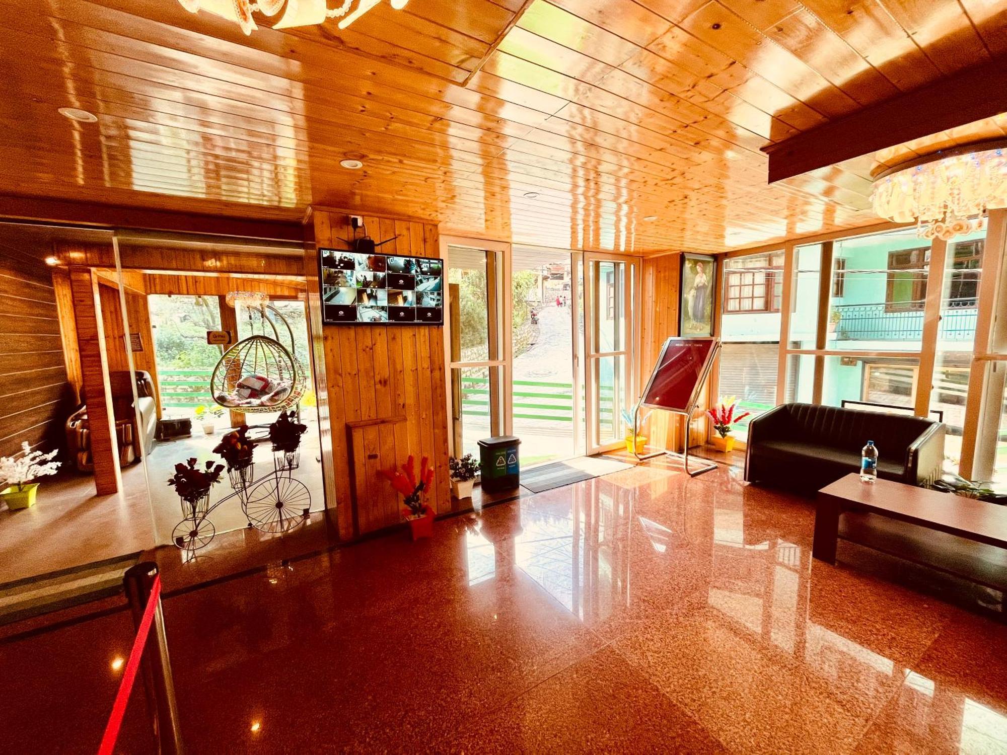 Vista Resort, Manali - ! Near Mall Road !! Hot & Cold Ac Rooms !! Best Selling !! Big Parking !! Luxury Collection !! Open Terrace !! Lift !! Playing Zone !! Property Of The Year ! المظهر الخارجي الصورة