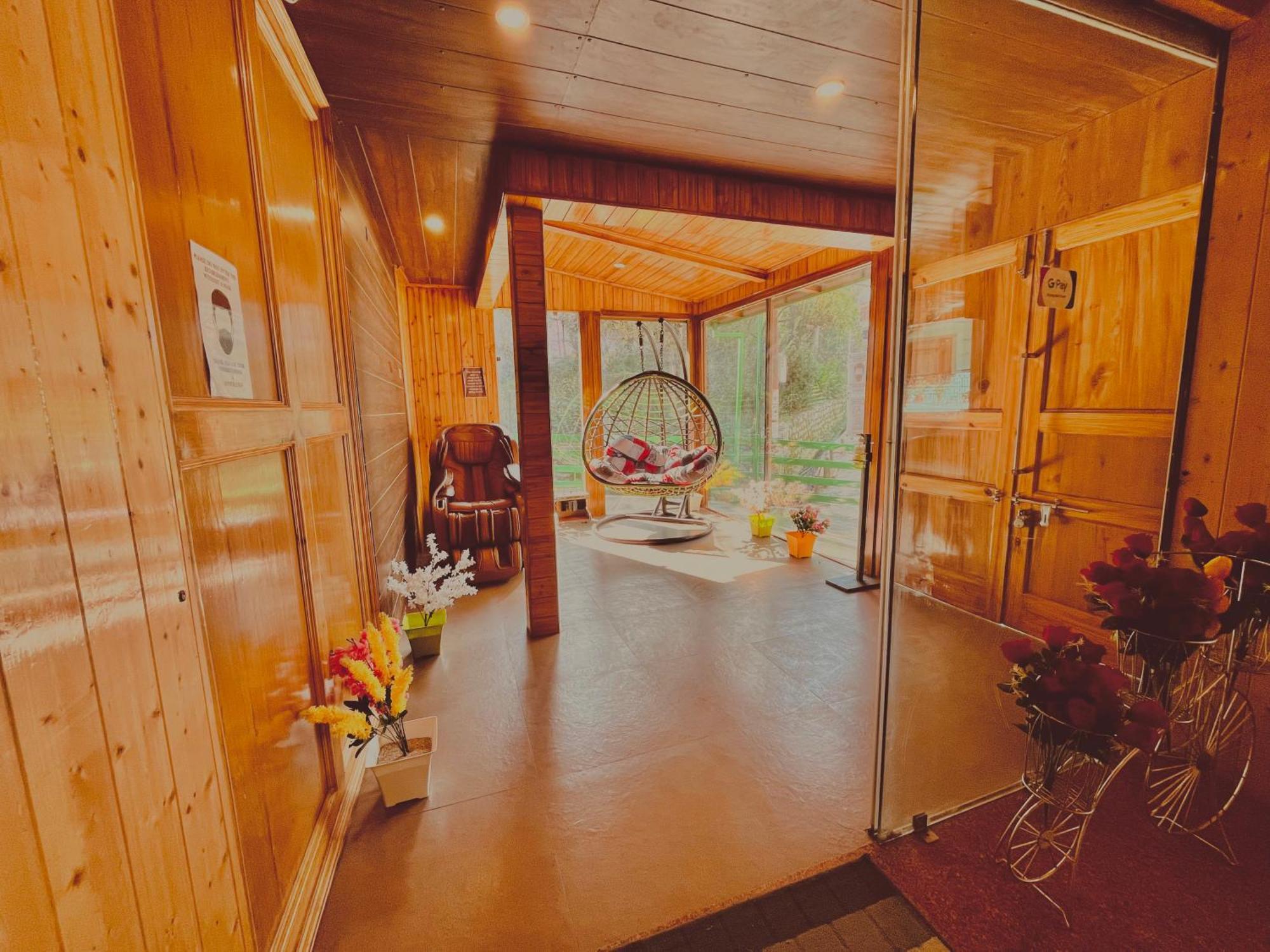 Vista Resort, Manali - ! Near Mall Road !! Hot & Cold Ac Rooms !! Best Selling !! Big Parking !! Luxury Collection !! Open Terrace !! Lift !! Playing Zone !! Property Of The Year ! المظهر الخارجي الصورة