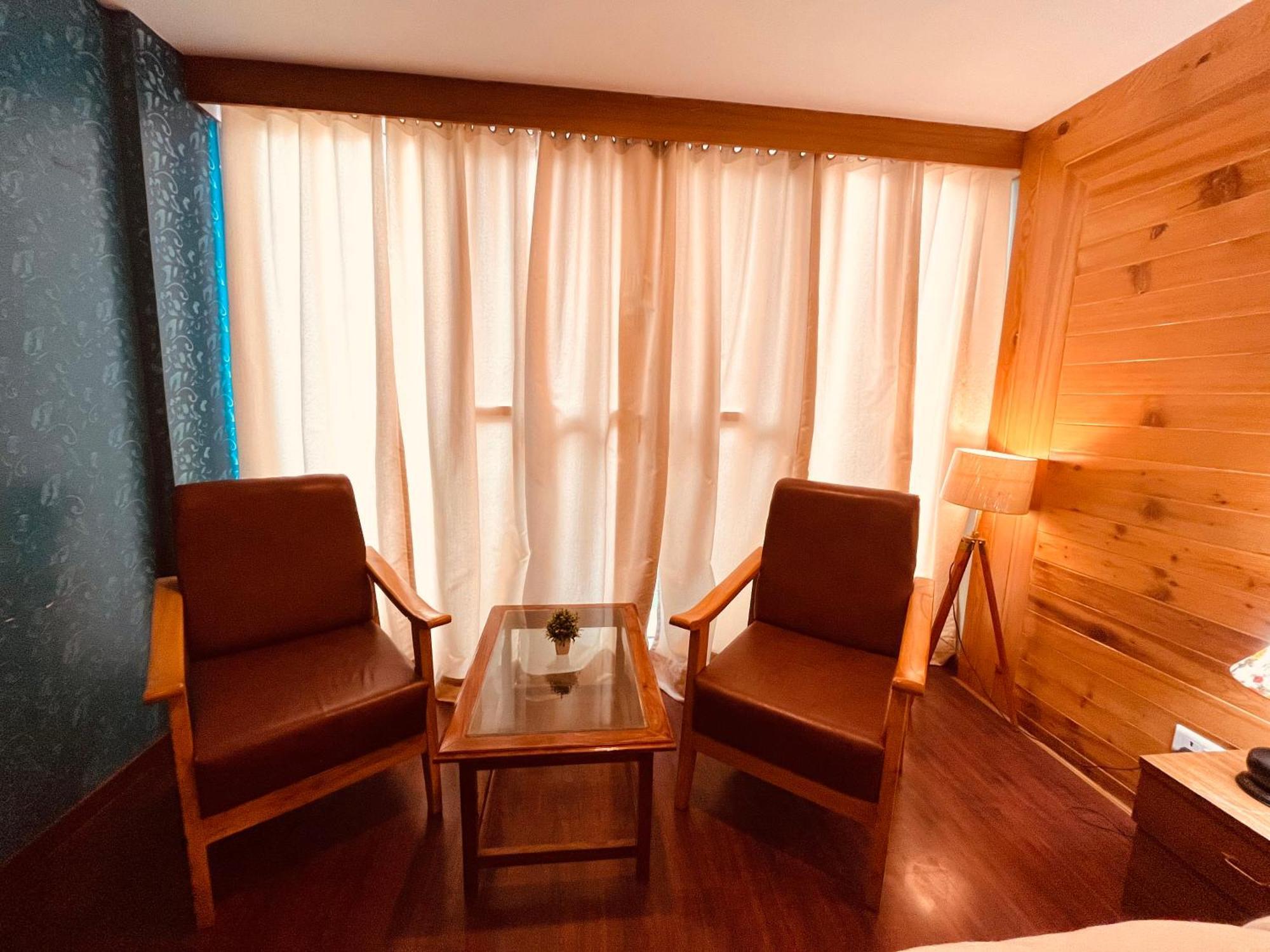 Vista Resort, Manali - ! Near Mall Road !! Hot & Cold Ac Rooms !! Best Selling !! Big Parking !! Luxury Collection !! Open Terrace !! Lift !! Playing Zone !! Property Of The Year ! المظهر الخارجي الصورة