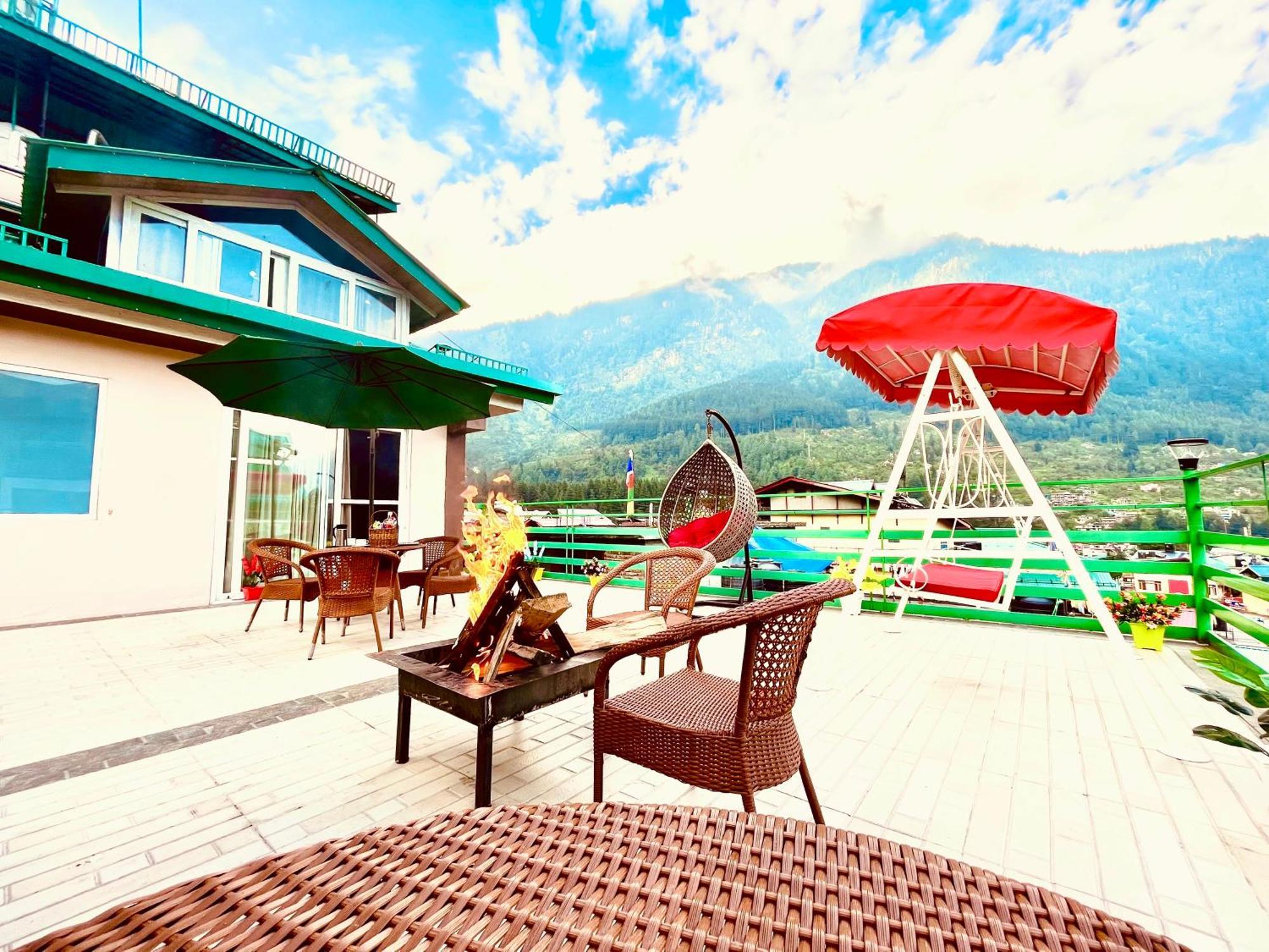 Vista Resort, Manali - ! Near Mall Road !! Hot & Cold Ac Rooms !! Best Selling !! Big Parking !! Luxury Collection !! Open Terrace !! Lift !! Playing Zone !! Property Of The Year ! المظهر الخارجي الصورة