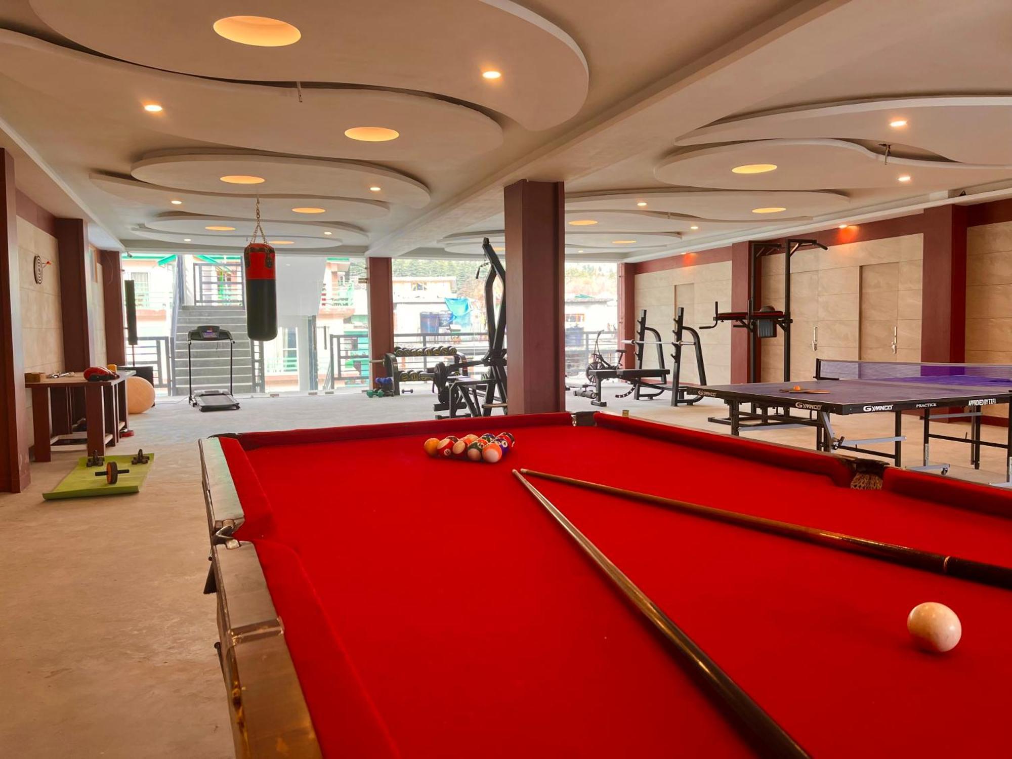 Vista Resort, Manali - ! Near Mall Road !! Hot & Cold Ac Rooms !! Best Selling !! Big Parking !! Luxury Collection !! Open Terrace !! Lift !! Playing Zone !! Property Of The Year ! المظهر الخارجي الصورة