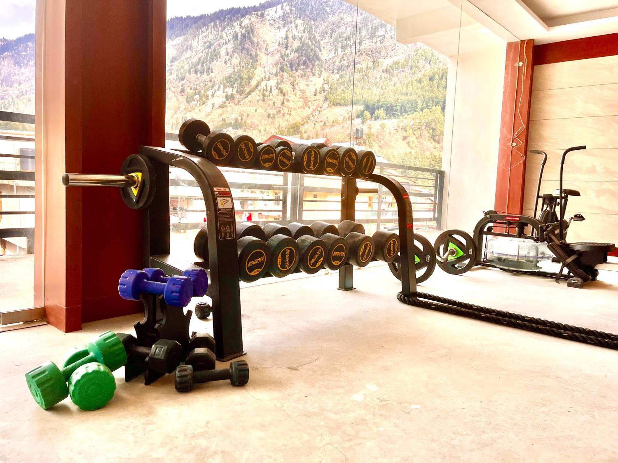 Vista Resort, Manali - ! Near Mall Road !! Hot & Cold Ac Rooms !! Best Selling !! Big Parking !! Luxury Collection !! Open Terrace !! Lift !! Playing Zone !! Property Of The Year ! المظهر الخارجي الصورة