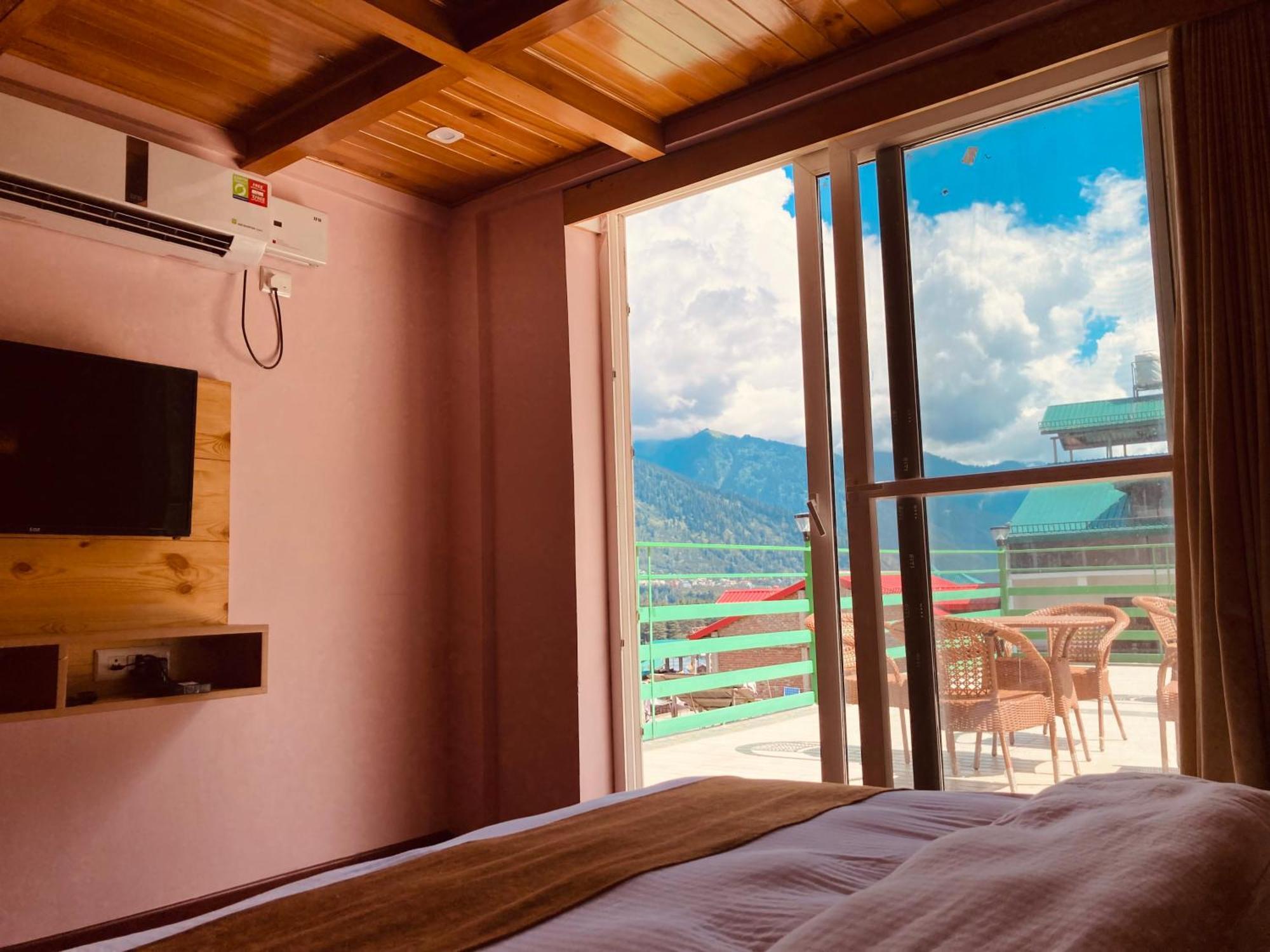 Vista Resort, Manali - ! Near Mall Road !! Hot & Cold Ac Rooms !! Best Selling !! Big Parking !! Luxury Collection !! Open Terrace !! Lift !! Playing Zone !! Property Of The Year ! المظهر الخارجي الصورة
