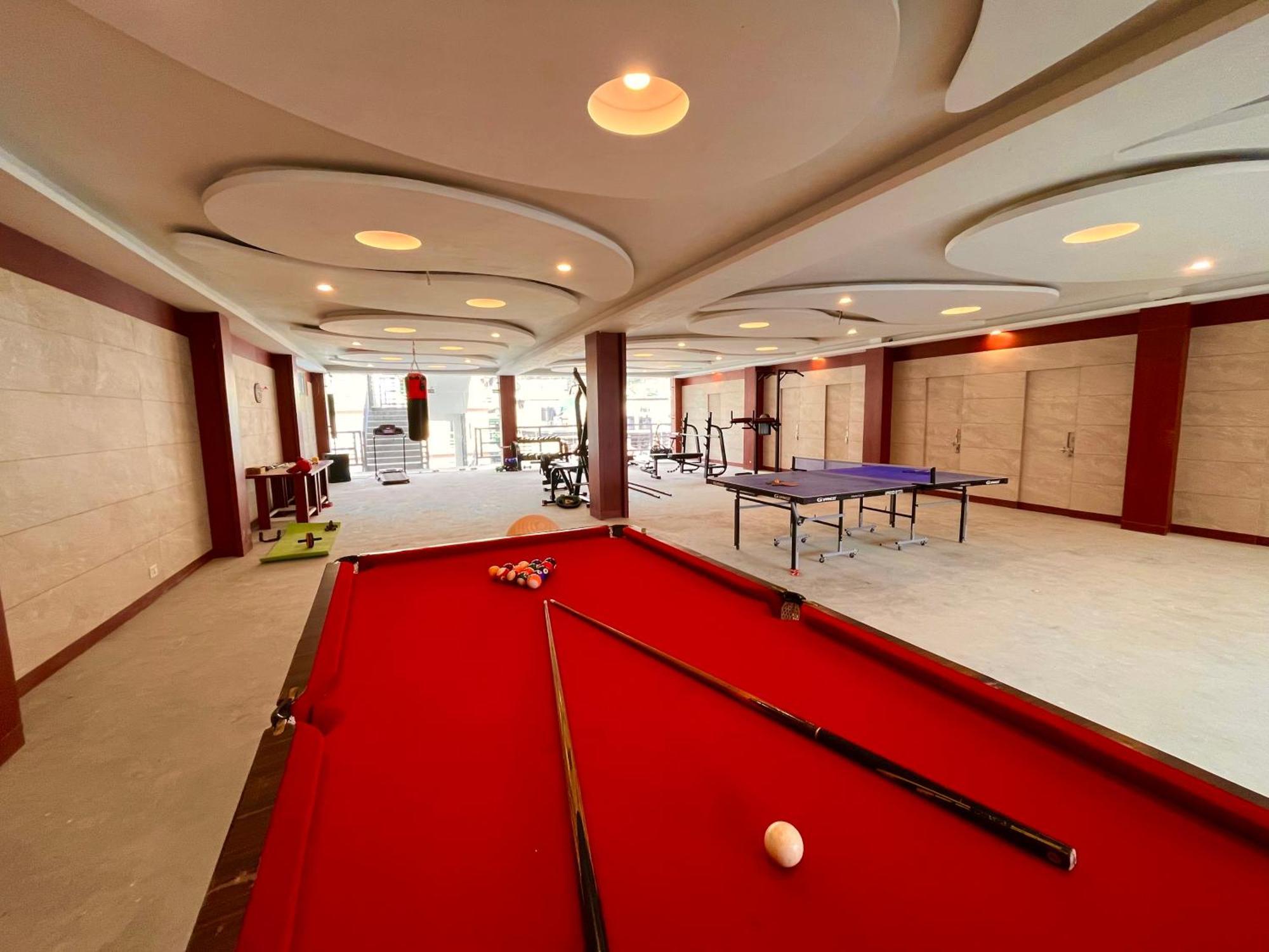 Vista Resort, Manali - ! Near Mall Road !! Hot & Cold Ac Rooms !! Best Selling !! Big Parking !! Luxury Collection !! Open Terrace !! Lift !! Playing Zone !! Property Of The Year ! المظهر الخارجي الصورة